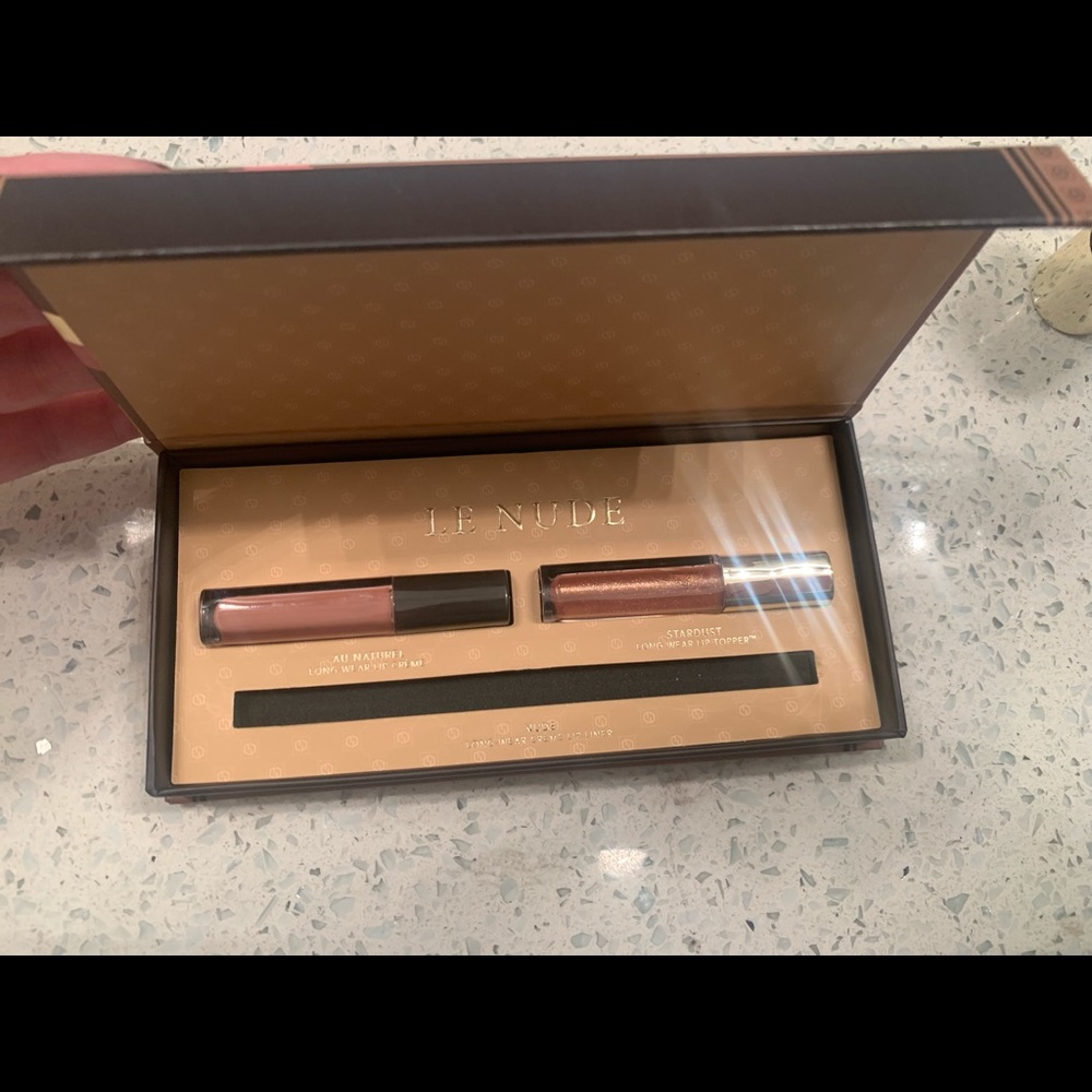 Jouer le nude